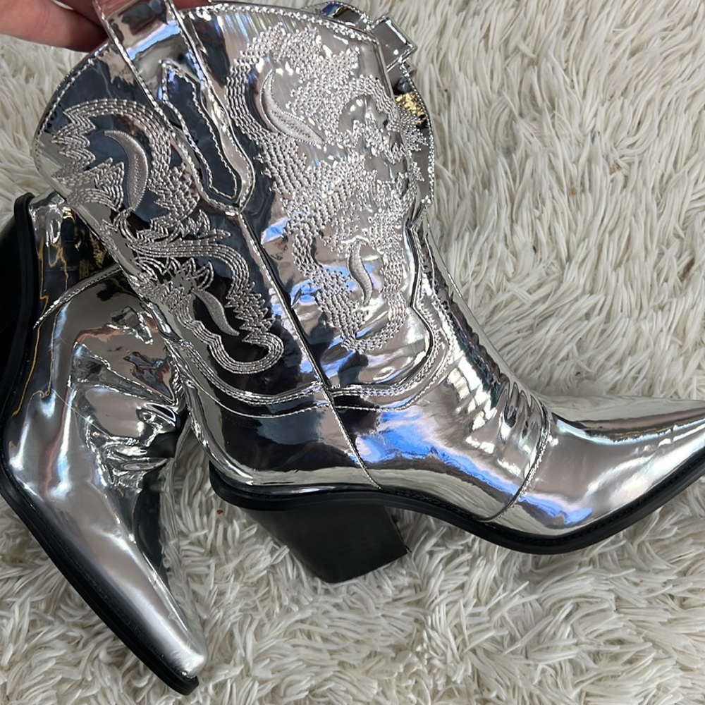 Billini Sergio Silver Chrome Pointed-Toe Western Boots - Picture 6 of 10